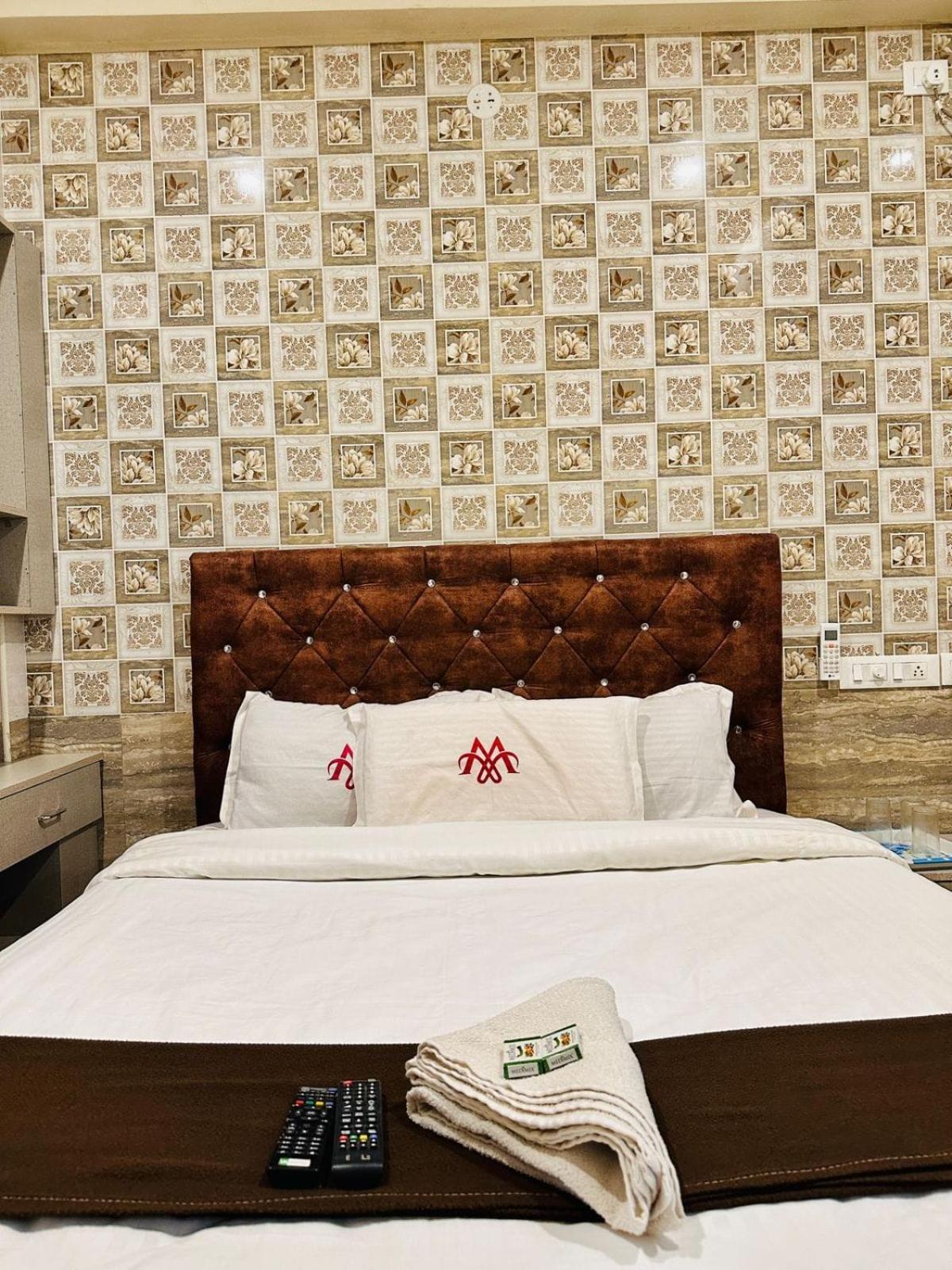 Marina Palace Chennai Eksteriør bilde