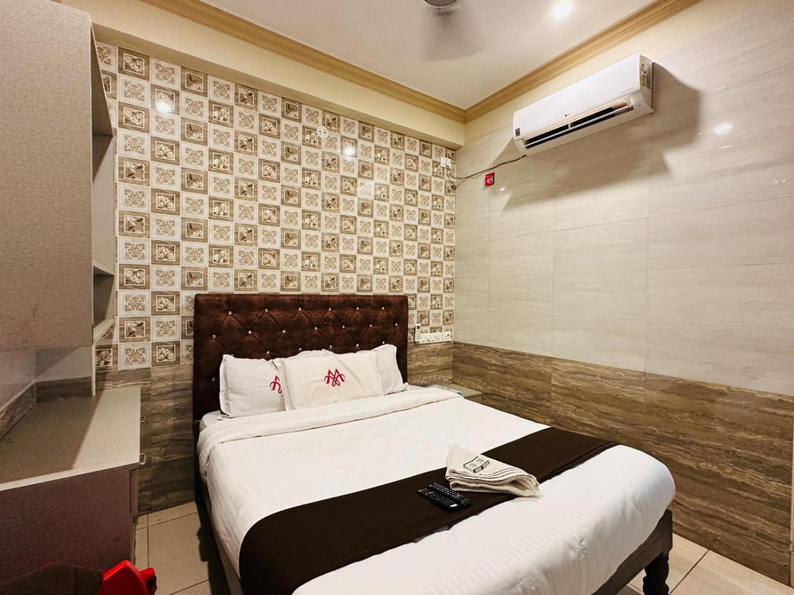 Marina Palace Chennai Eksteriør bilde